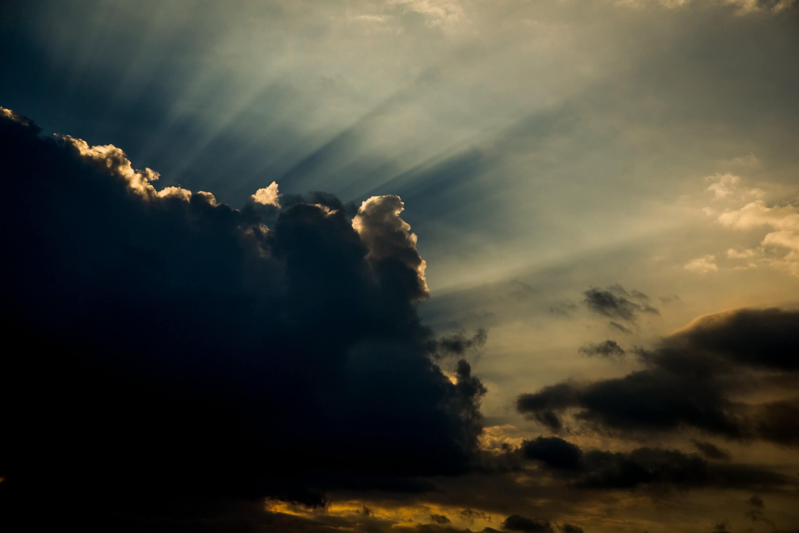 clouds-weather-sunlight-sunrays-67101